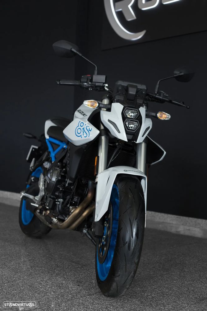 Suzuki GSX - 4