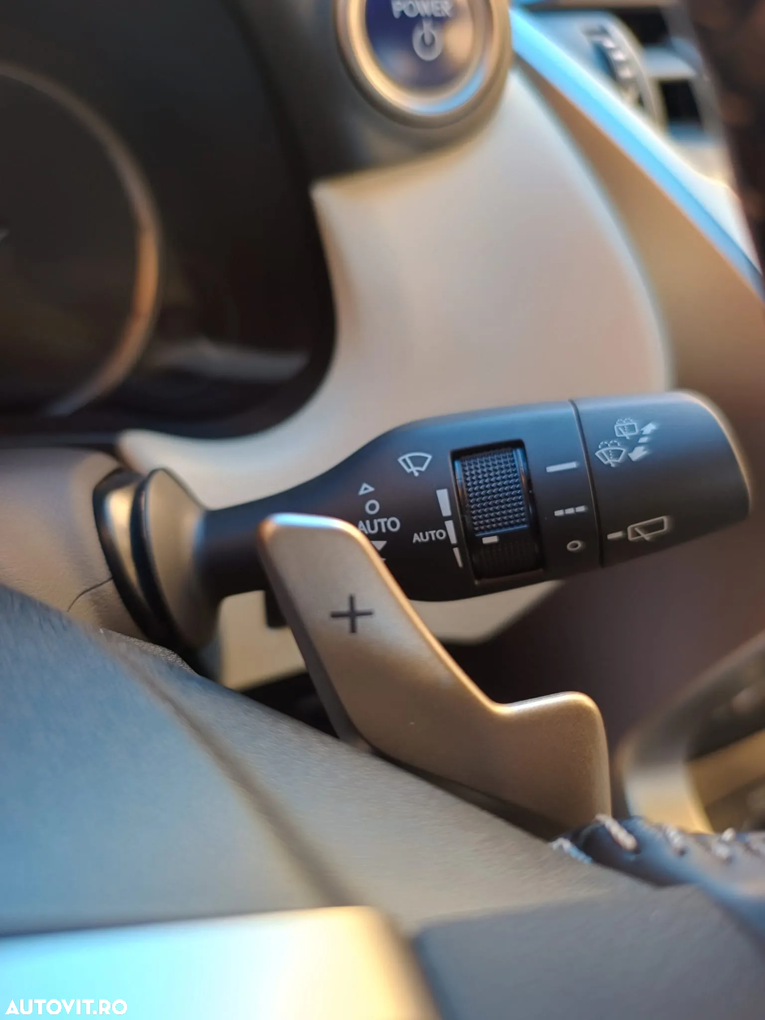 Lexus Seria NX - 10