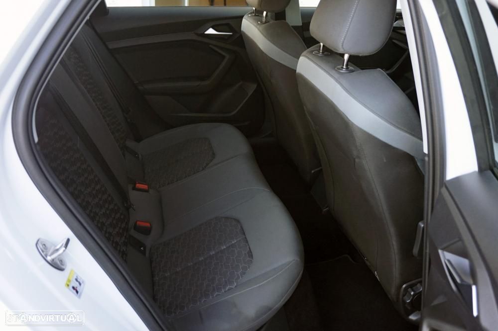 Audi A1 Sportback 30 TFSI S line - 4