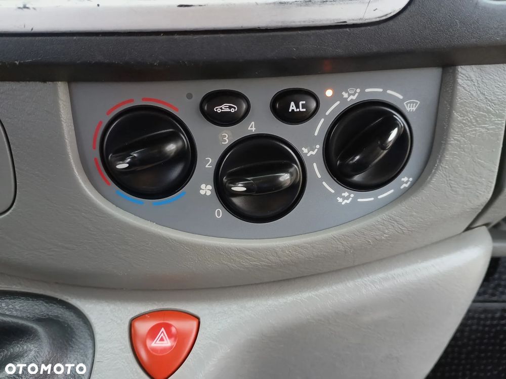 Renault Trafic - 20