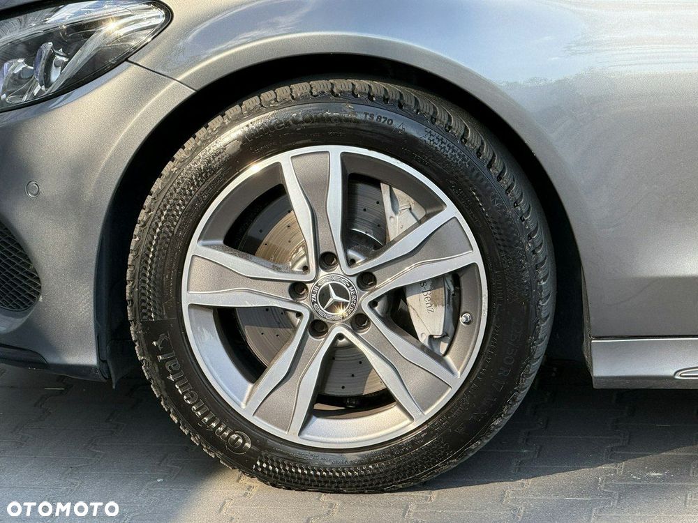 Mercedes-Benz Klasa C 250 d 4Matic 9G-TRONIC AMG Line - 17