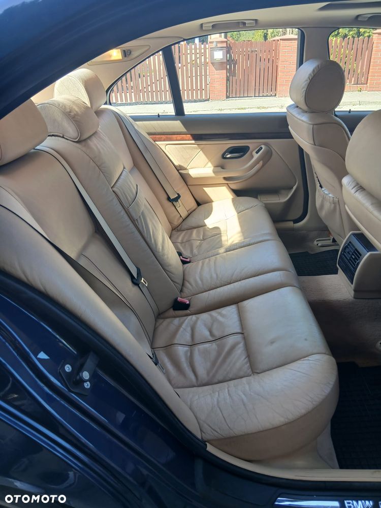 BMW Seria 5 - 10