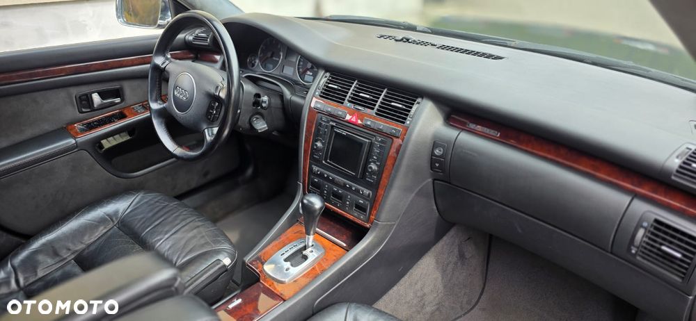 Audi A8 - 12