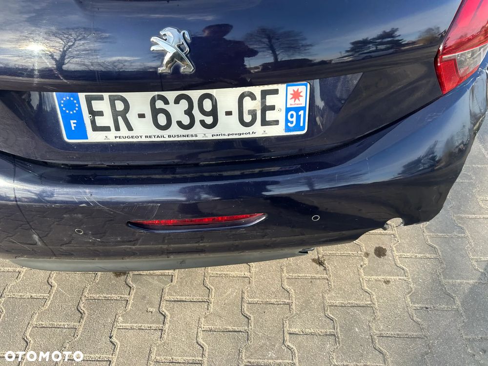 Peugeot 208 - 25