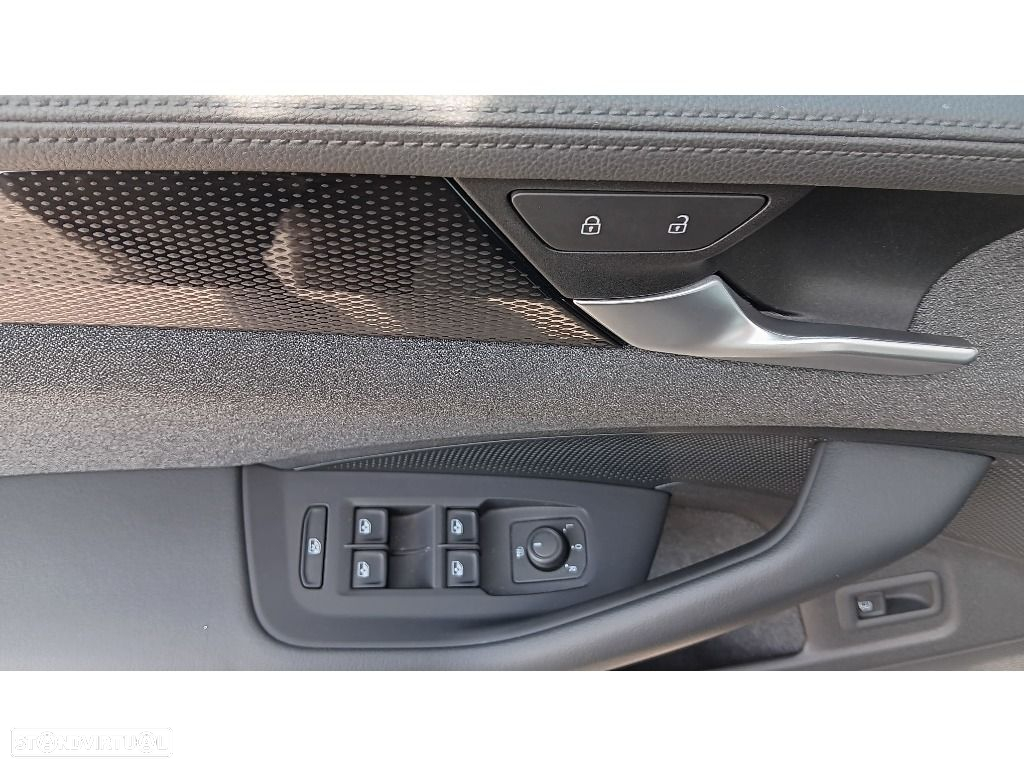 VW Passat Variant - 22