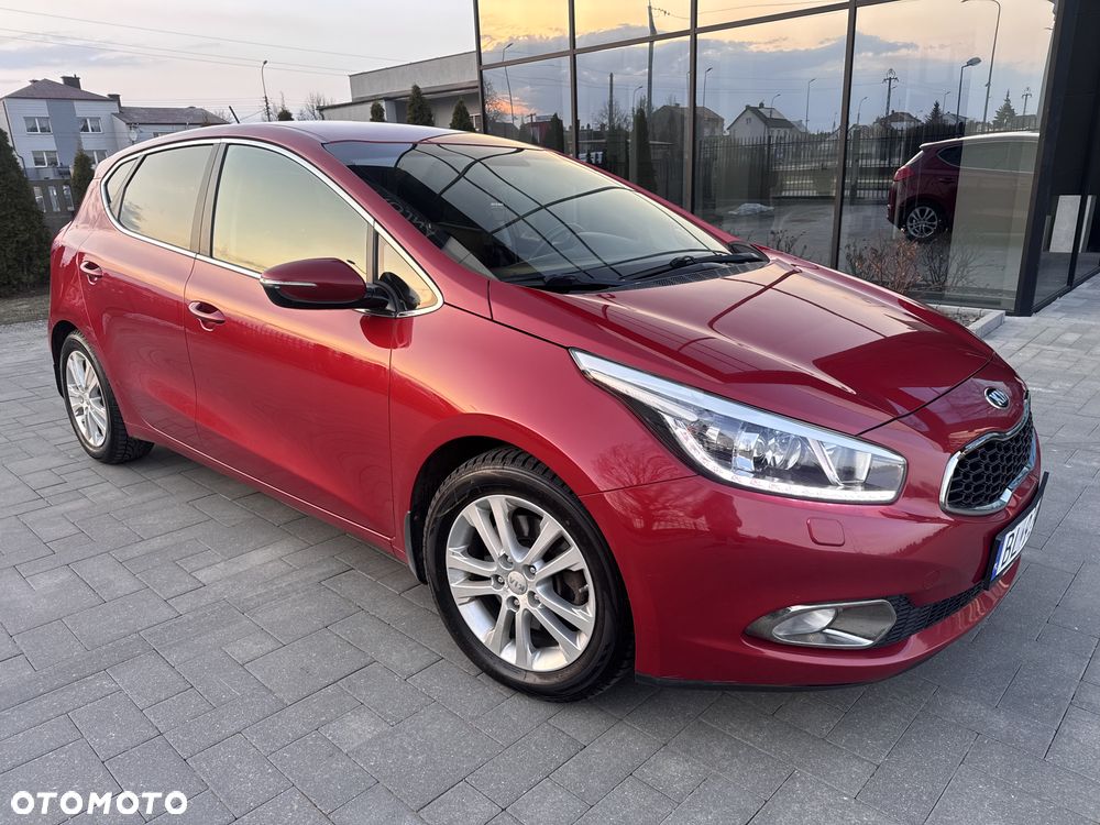 Kia Ceed 1.6 GDI ISG Spirit - 11