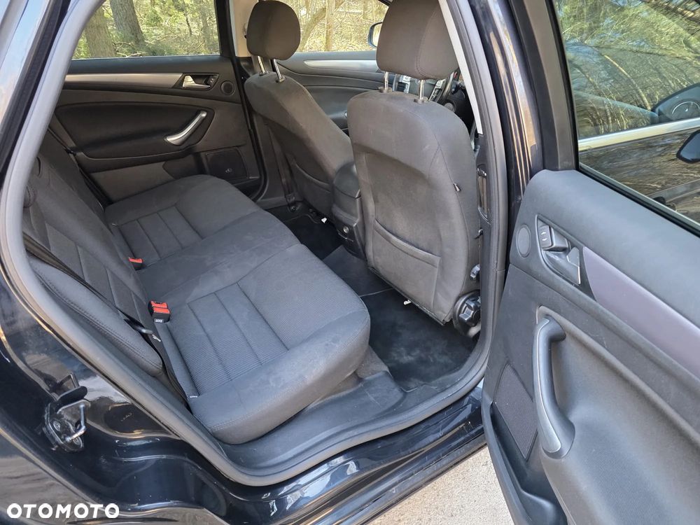 Ford Mondeo 2.0 TDCi Ambiente - 15