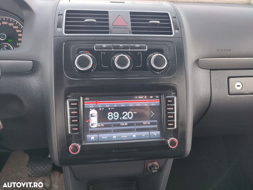 Volkswagen Touran - 17