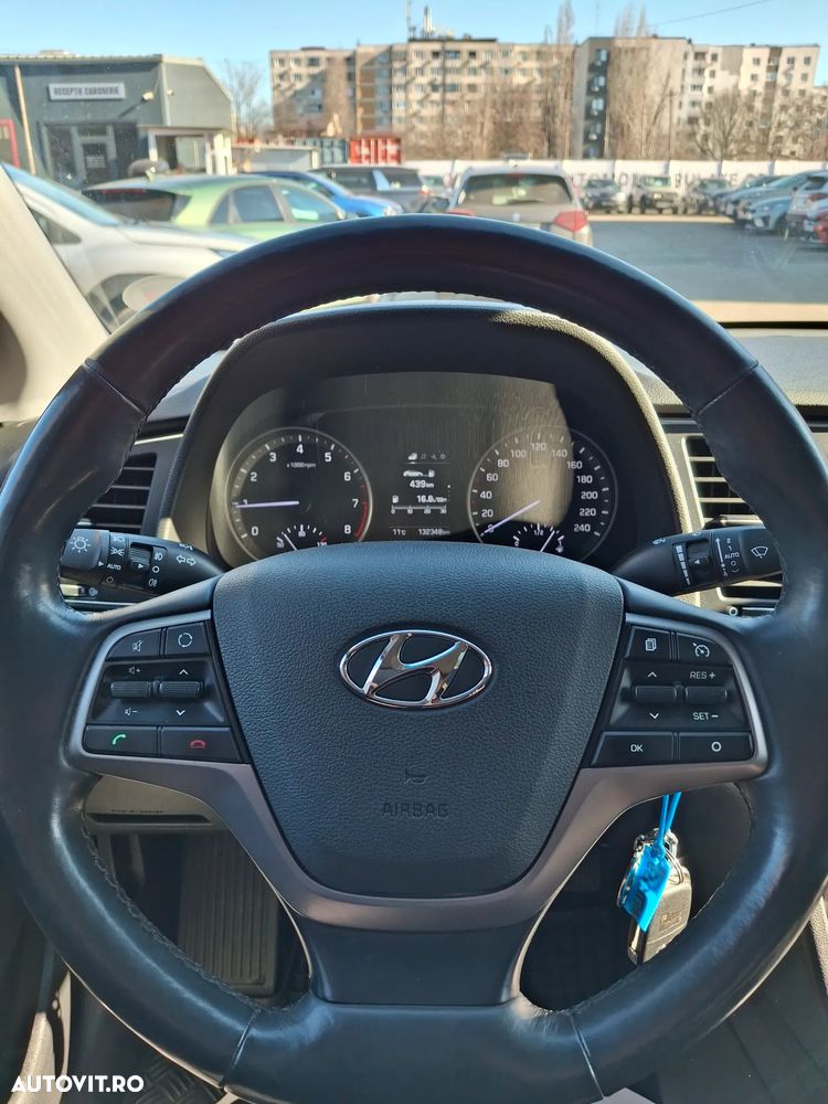 Hyundai Elantra 1.6 MPi Comfort - 14