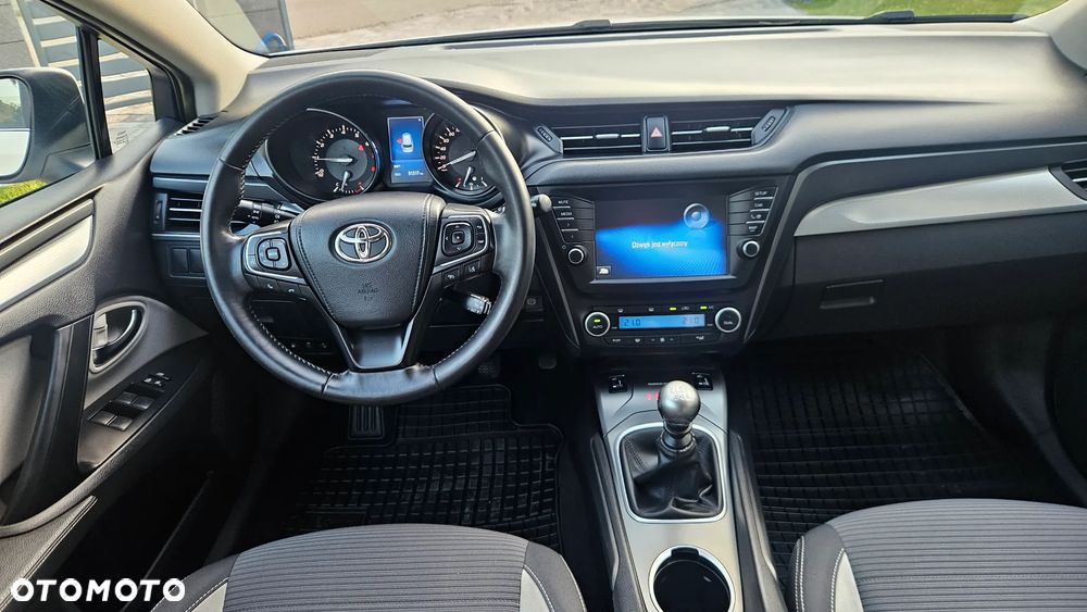 Toyota Avensis - 4