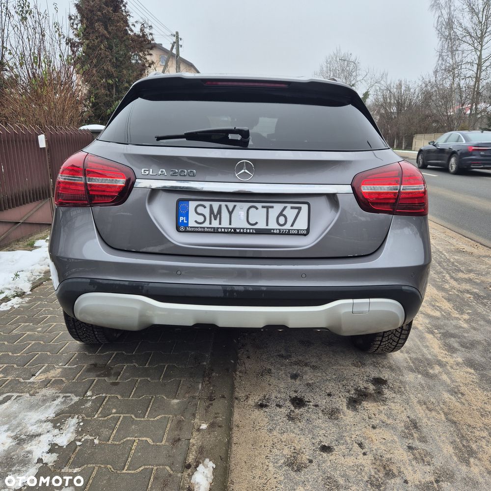 Mercedes-Benz GLA 200 7G-DCT Style - 4