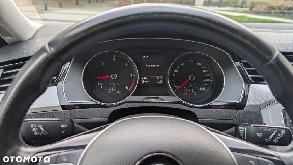 Volkswagen Passat 2.0 TDI BMT Comfortline - 23