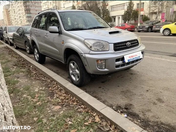 Toyota RAV4 - 1