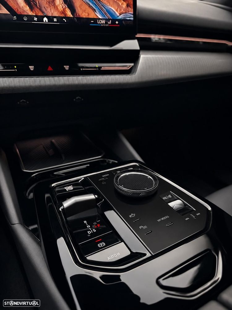 BMW 520 d Pack Desportivo M Pro - 28
