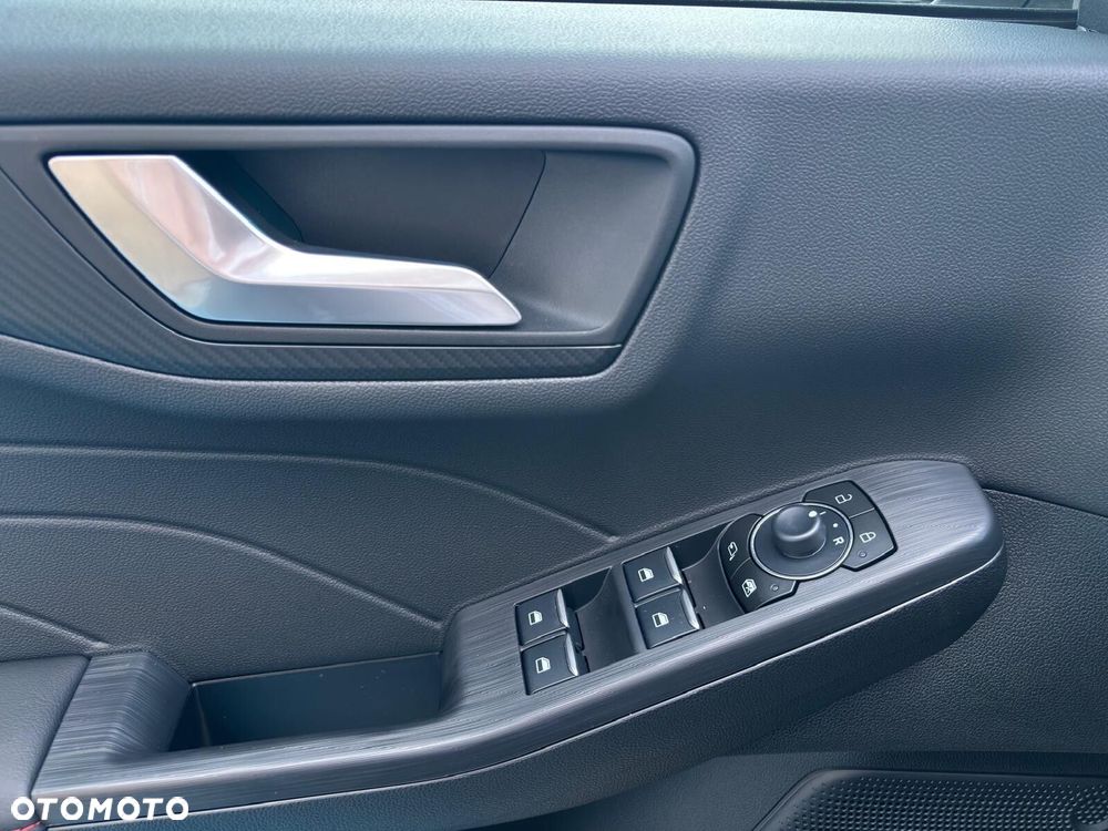 Ford Kuga - 17