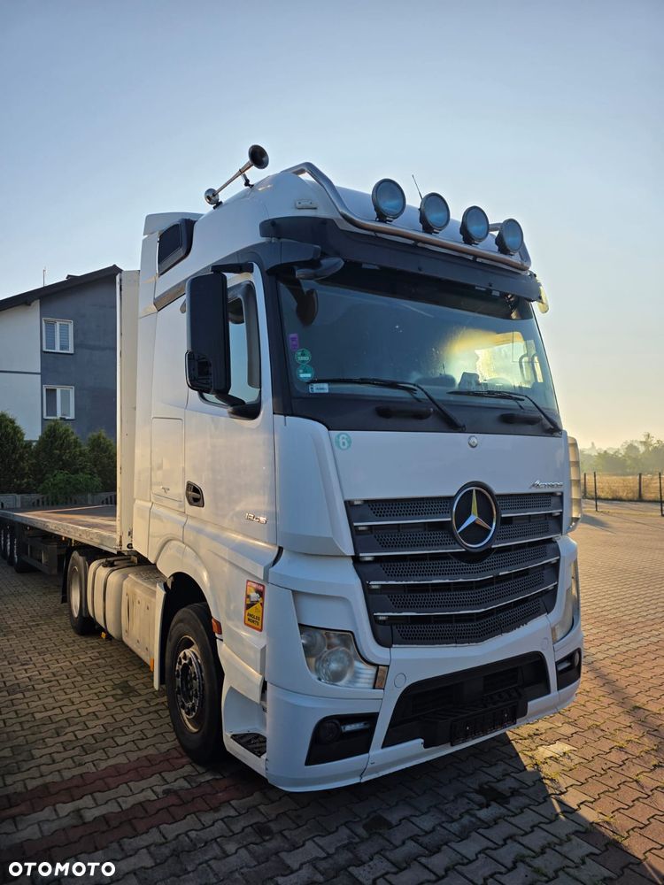 Mercedes-Benz Actros - 2