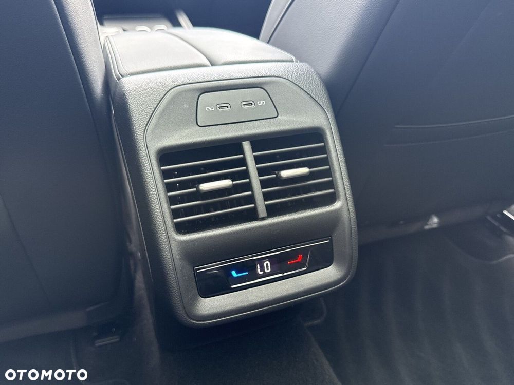 Volkswagen Passat Variant 2.0 TDI SCR 4Mot R-Line DSG - 38