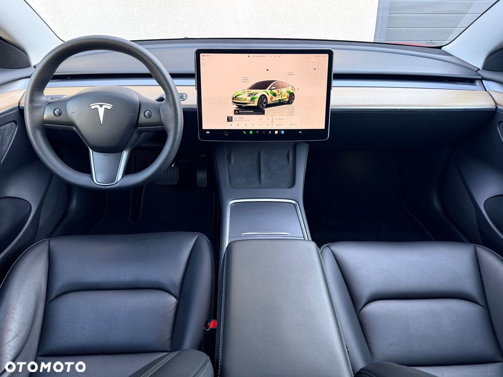 Tesla Model 3 - 24