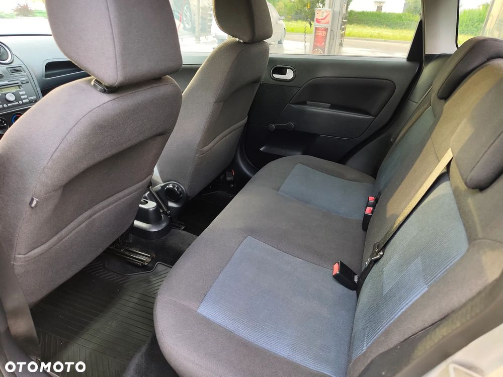 Ford Fiesta 1.3 Ambiente - 17