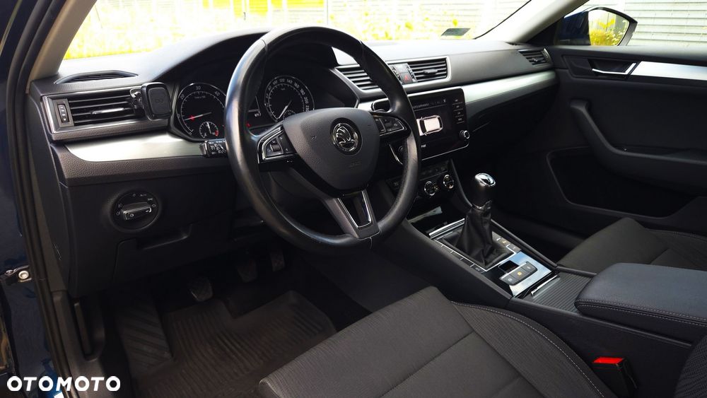 Skoda Superb 2.0 TDI Ambition - 6