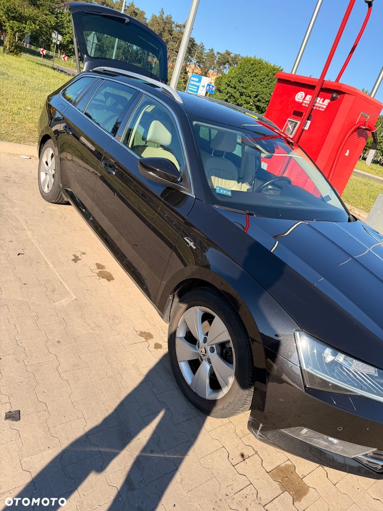 Skoda Superb 2.0 TDI L&K DSG - 2