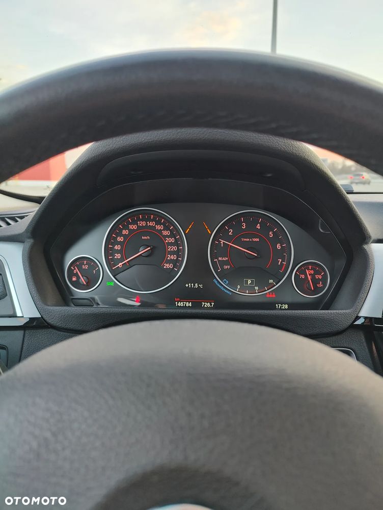 BMW Seria 3 318i Sport Line - 13