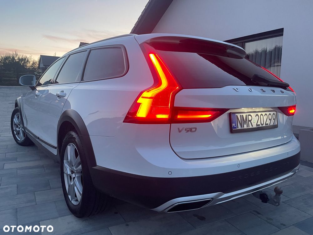 Volvo V90 Cross Country D5 AWD Geartronic Pro - 23