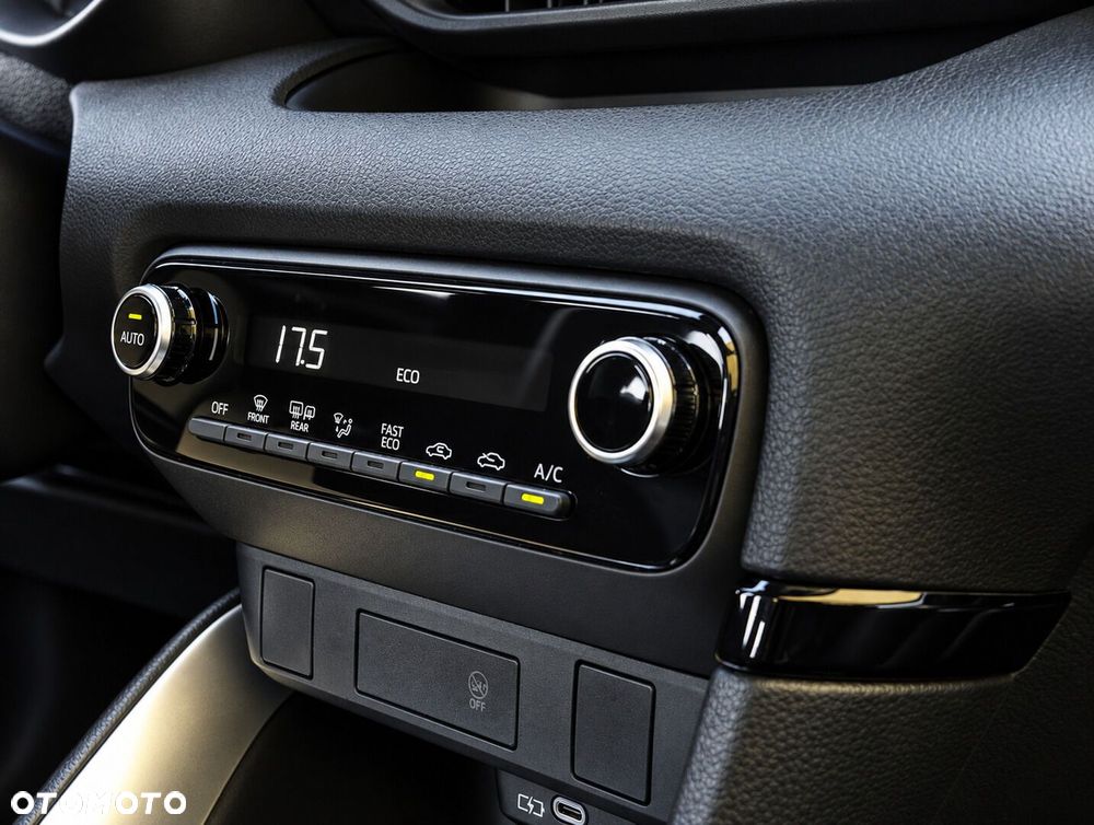 Toyota Yaris - 22