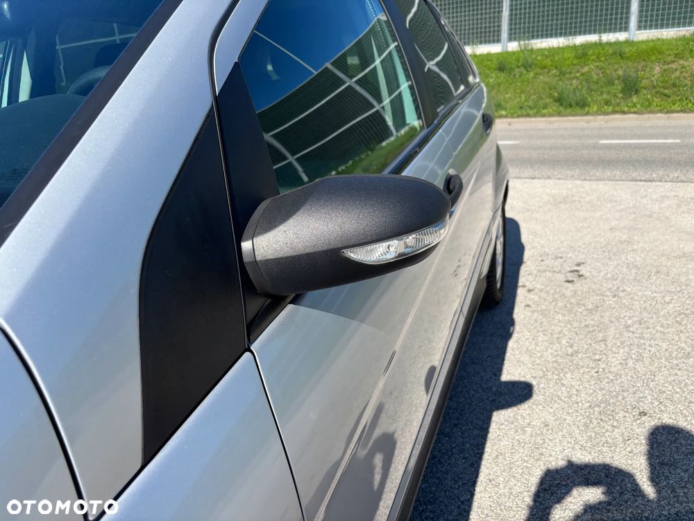 Mercedes-Benz Klasa B 150 Special Edition - 23