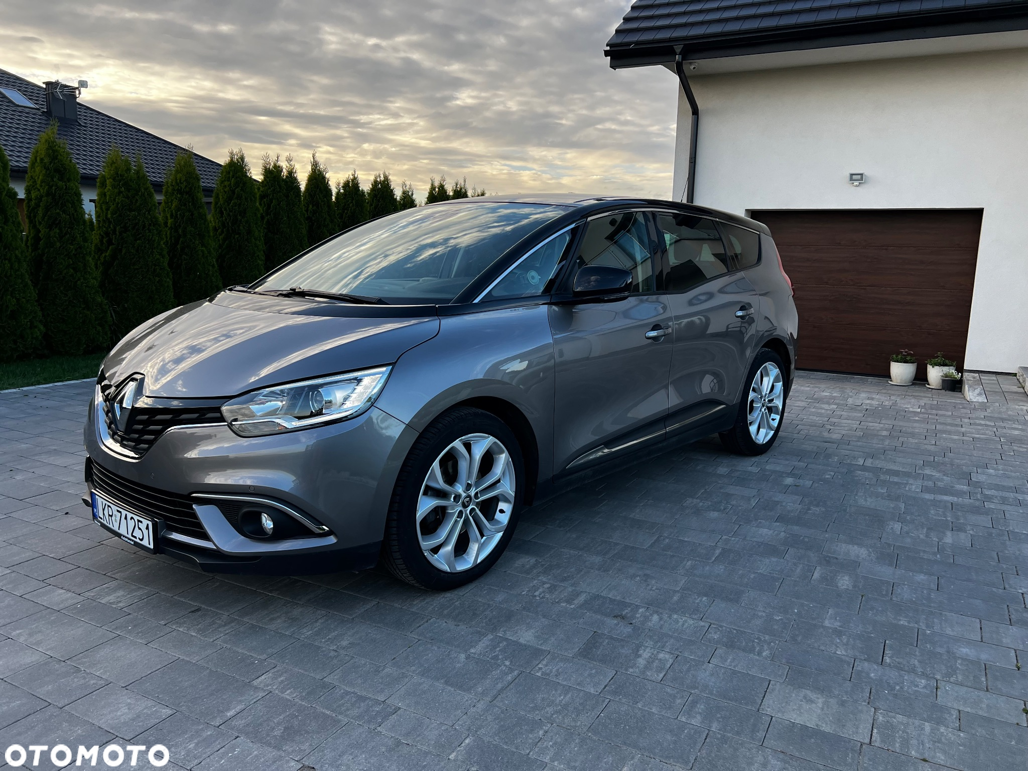 Renault Scenic - 26
