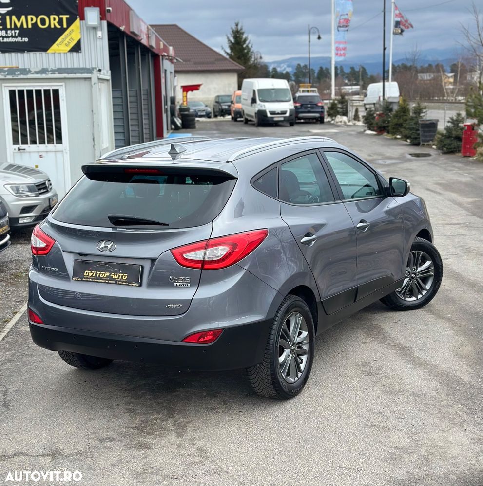 Hyundai ix35 2.0 CRDI 4WD Fifa World Cup Gold Edition - 23