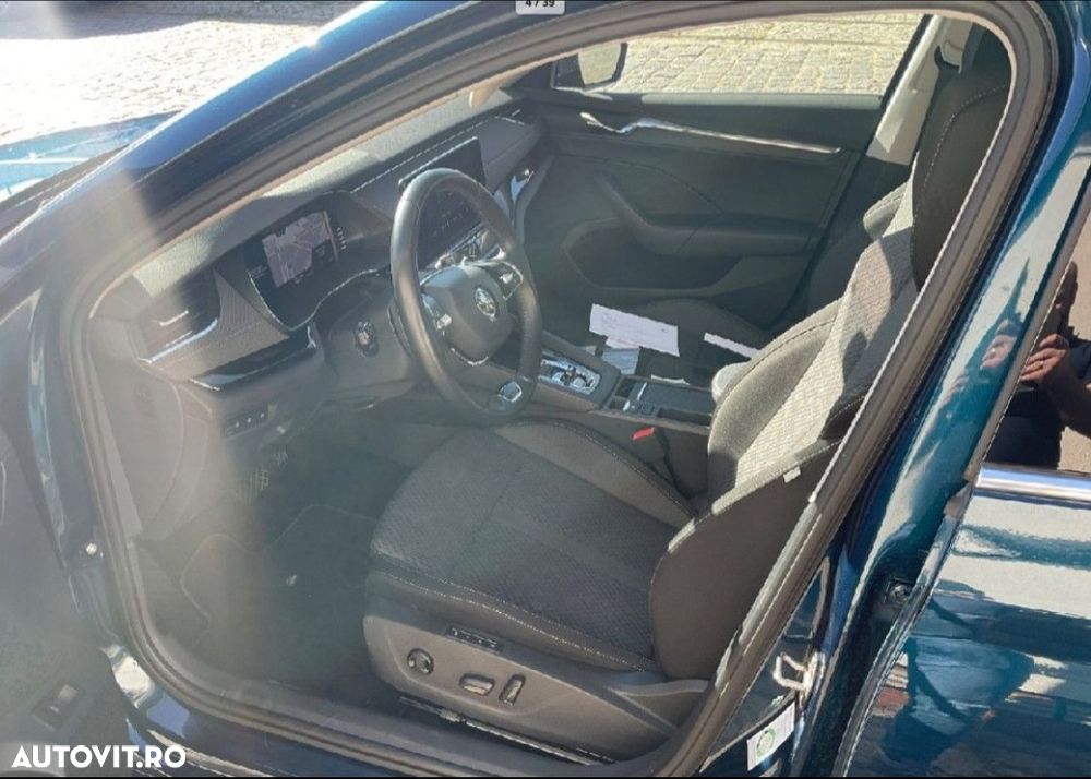 Skoda Octavia Combi 2.0 TDI (Green tec) DSG Style - 5