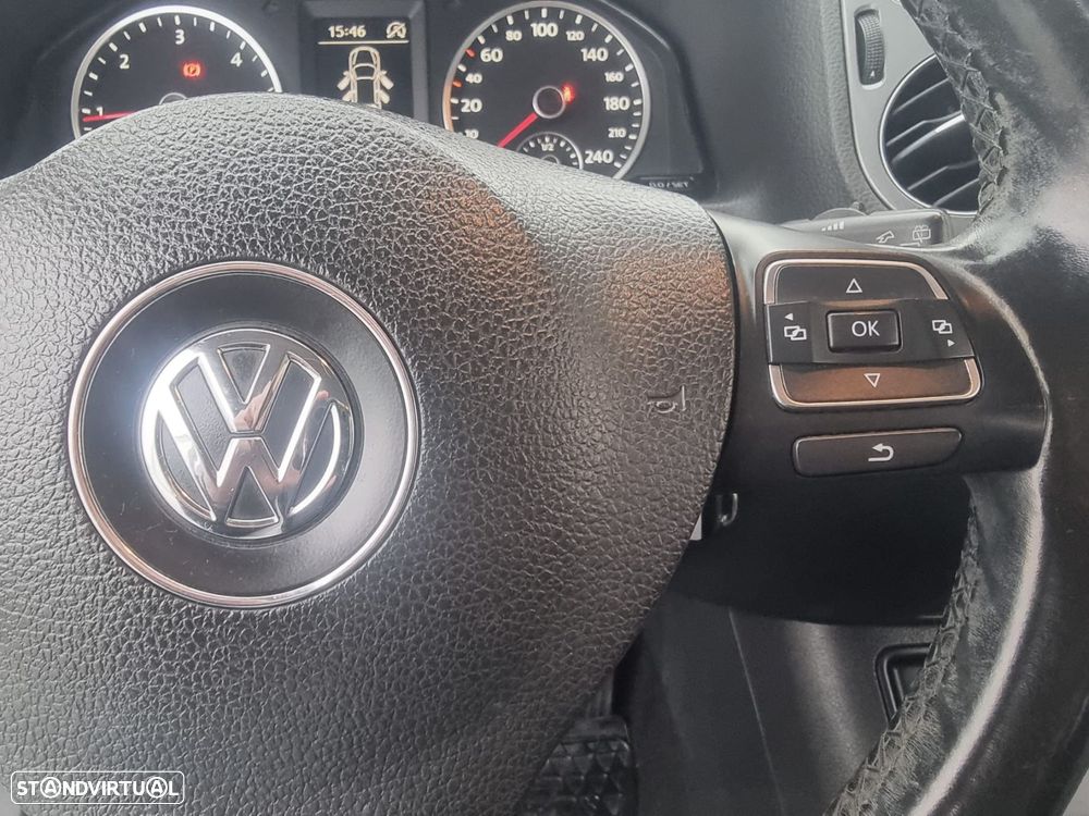 VW Tiguan 2.0 TDi Sport BlueMotion - 14