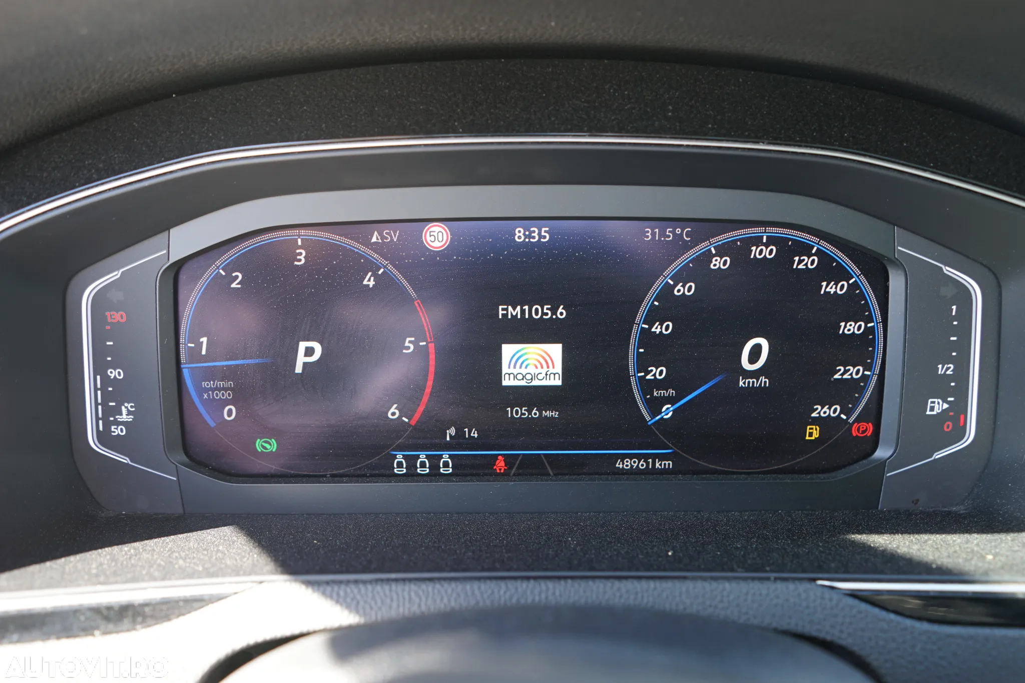 Volkswagen Passat Variant 2.0 TDI DSG 4Motion Highline - 16