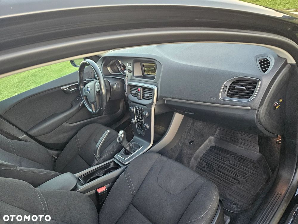 Volvo V40 T2 - 16