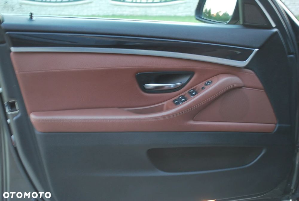 BMW Seria 5 520d xDrive Luxury Line - 15