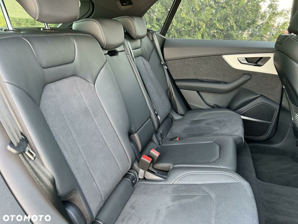 Audi Q8 - 11
