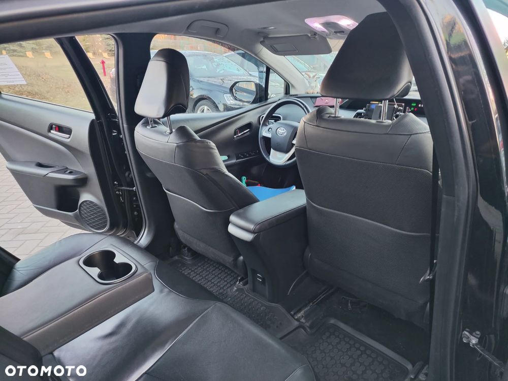 Toyota Prius Hybrid - 11