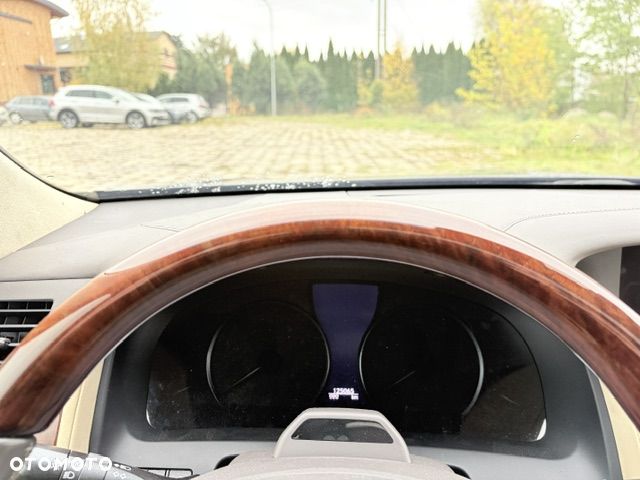 Lexus LS - 9