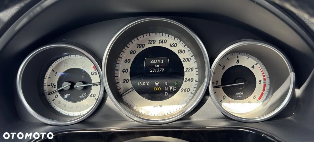 Mercedes-Benz Klasa E 250 BlueTEC 4Matic 7G-TRONIC Avantgarde - 17