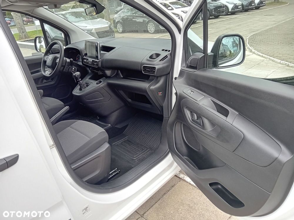 Toyota Proace City - 16