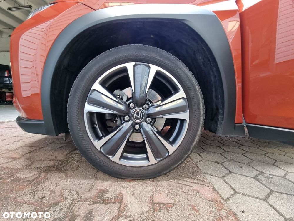 Lexus UX 200 GPF Business Edition 2WD - 26