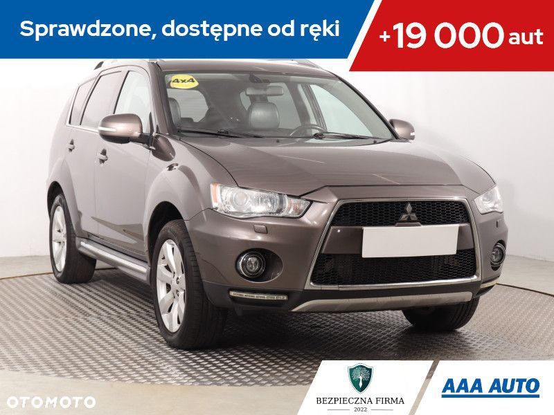 Mitsubishi Outlander - 1