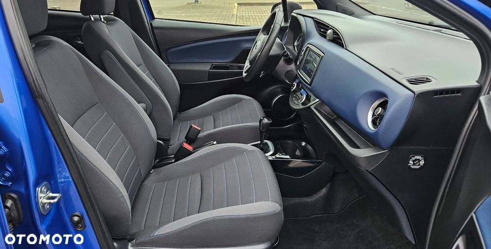 Toyota Yaris Hybrid 100 Selection Platinum - 6