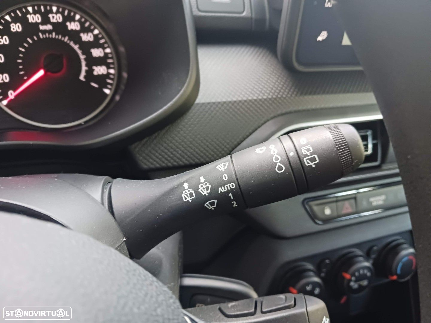 Dacia Sandero 1.0 SCe Essential - 29