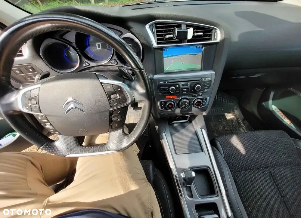 Citroën C4 e-HDi 110 EGS6 Stop/Start System Exclusive - 8