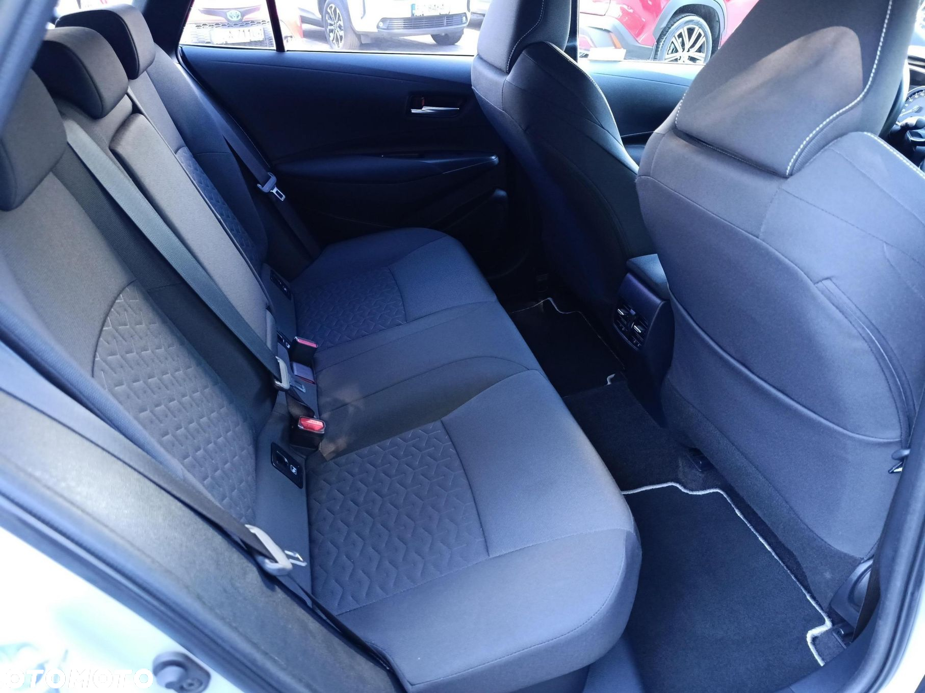 Toyota Corolla 1.8 Hybrid Comfort - 20