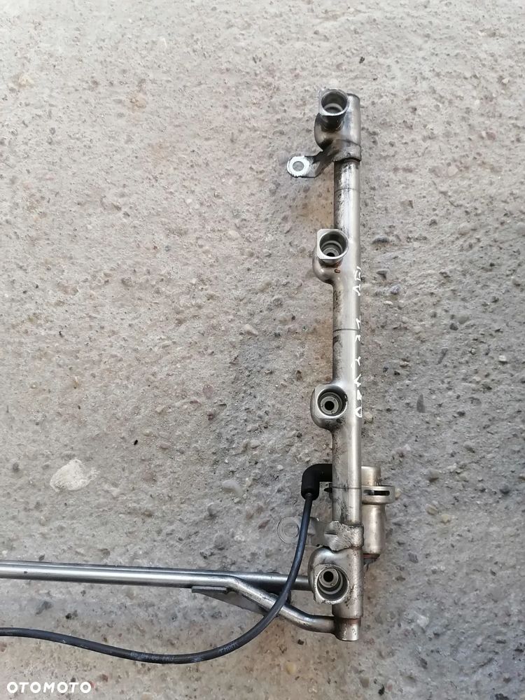 Listwa Wtryskowa Audi OE 077133681AA 3.7 4.2 V8 - 3