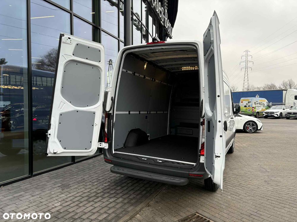 Mercedes-Benz eSprinter - 8