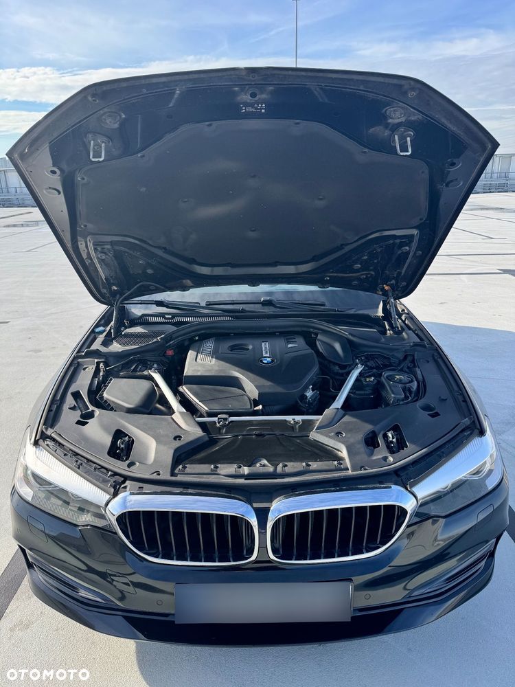 BMW Seria 5 530i - 23